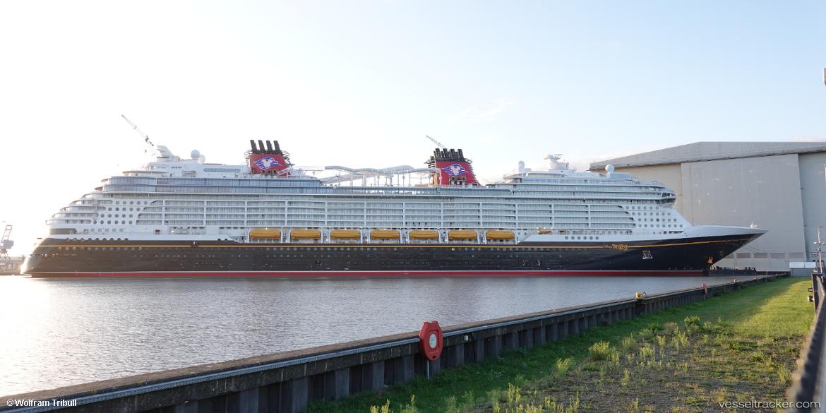 DISNEY DESTINY (9834741) - Papenburg 12/09/2025 - © Copyright Wolfram Tribull
