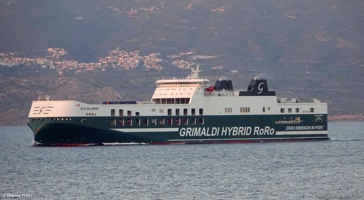 ECO SALERNO Vessel photos for YANG-MING-Fan - vesseltracker.com