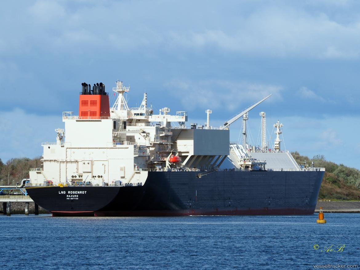 LNG ROSENROT Vessel photos for bwarf - vesseltracker.com